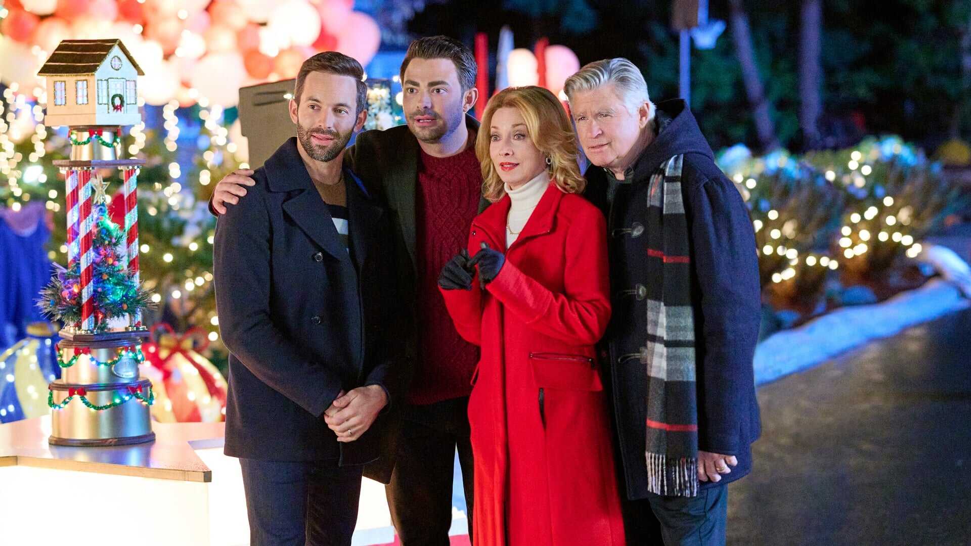 The Christmas House 2: Deck Those Halls 3