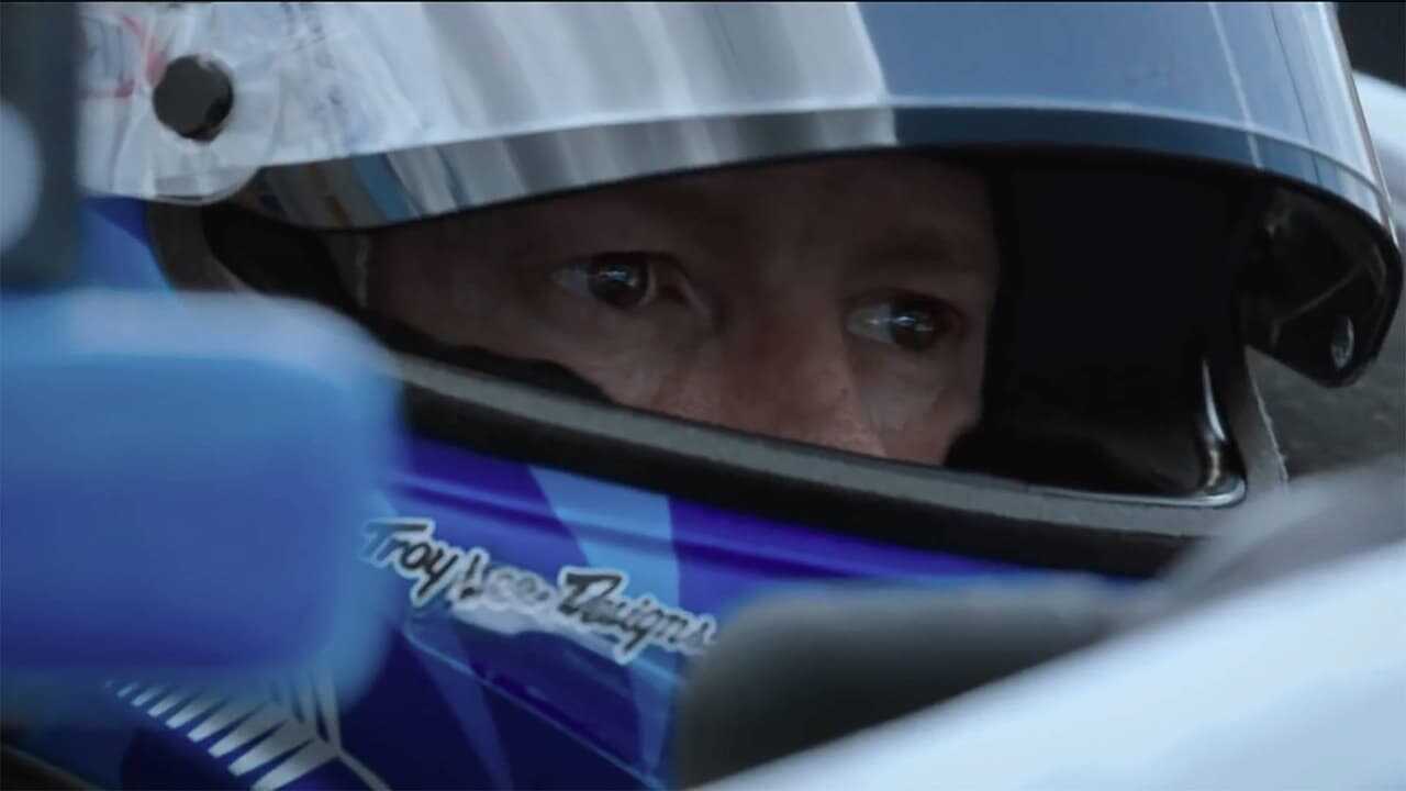 Born Racer 0