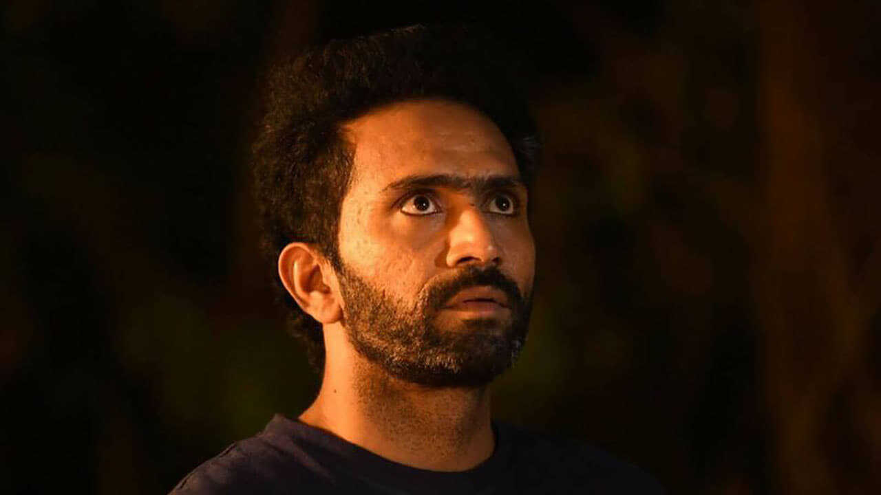 Oru Kaatil Oru Paykappal 0