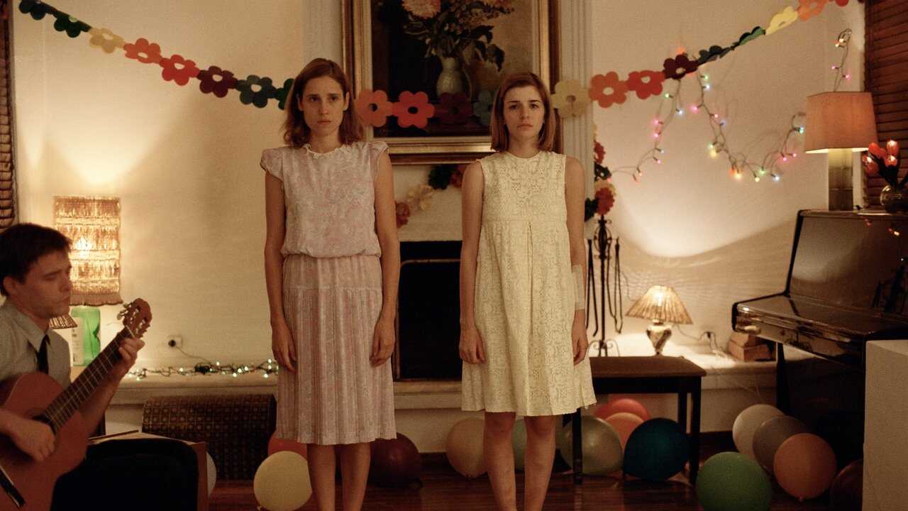 Dogtooth (2009) 0