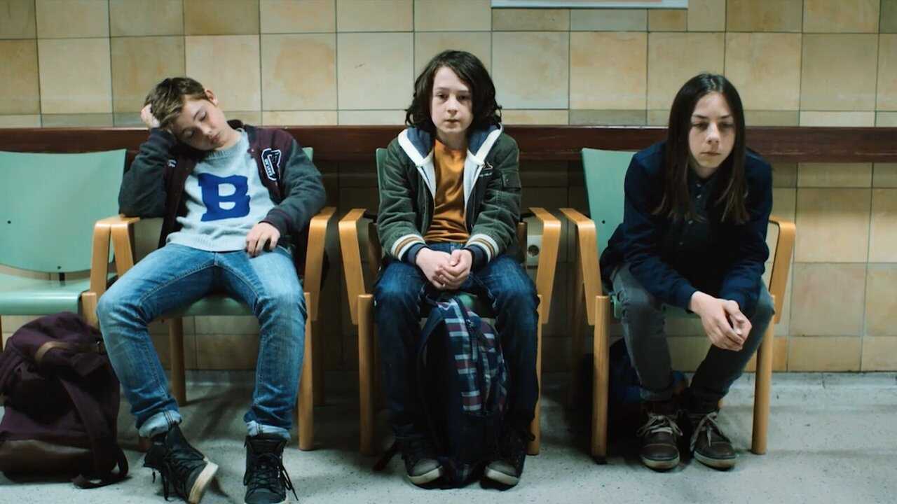 Simon sagt Auf Wiedersehen zu seiner Vorhaut (2015) 0