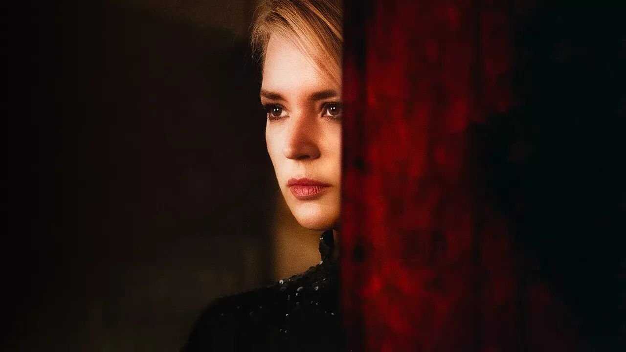 Madeleine Collins 0