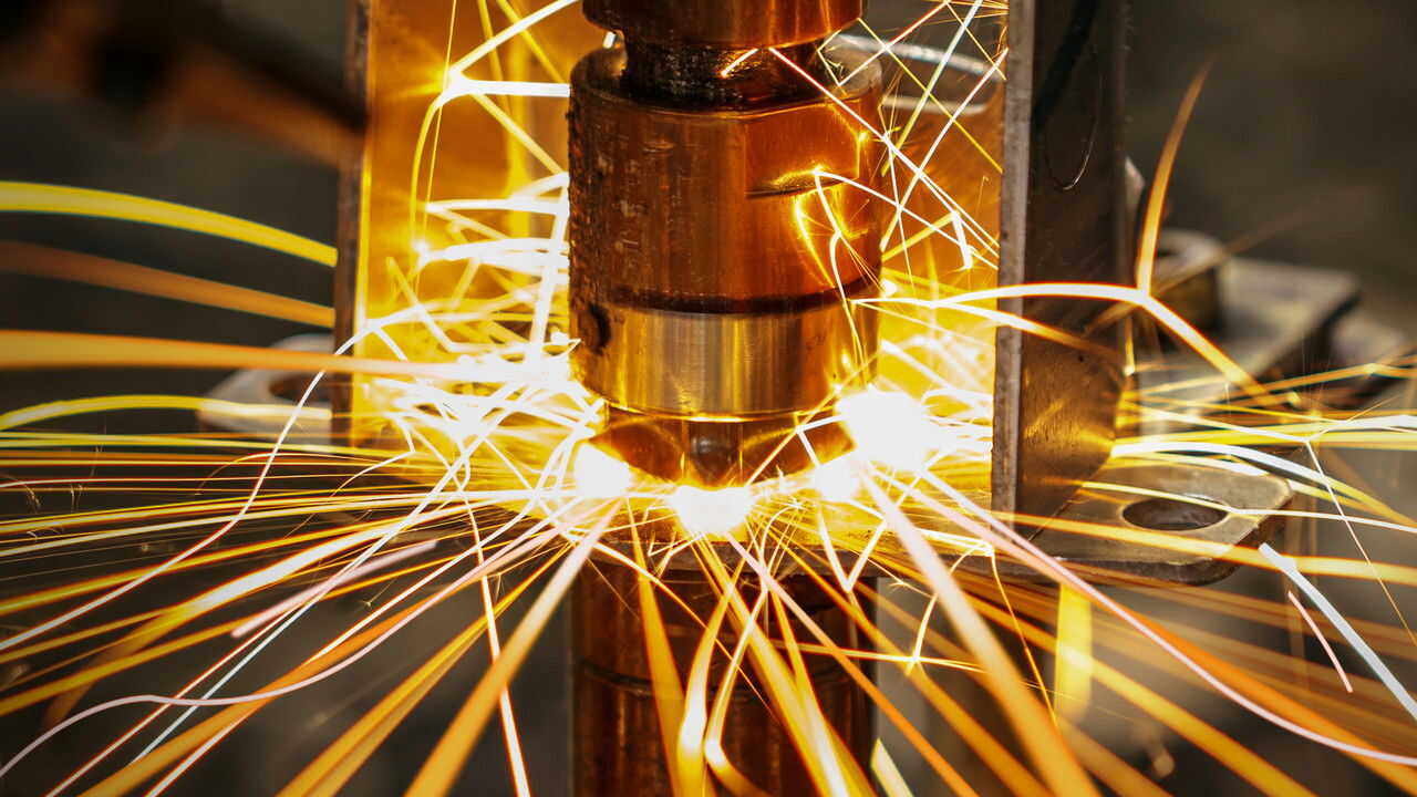 EN - How It's Made (2001) (CA) 4