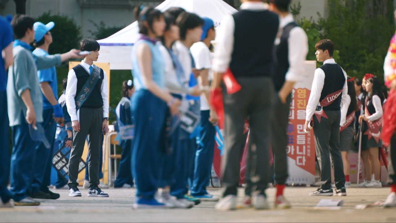 AR - I Am a Running Mate (2025) 4