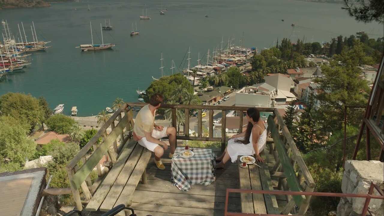 TR - Bambaşka: Başka Bir Aşk Hikayesi - 2016 0