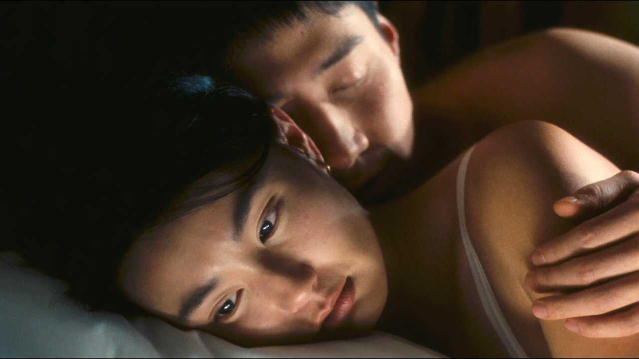 Comrades, Almost a Love Story  0