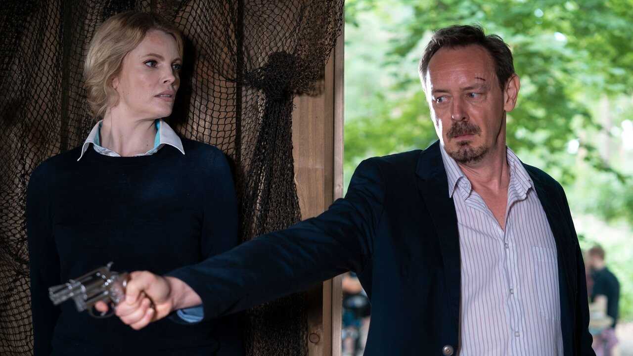 FR - Miss Willoughby and the Haunted Bookshop - 2022 0