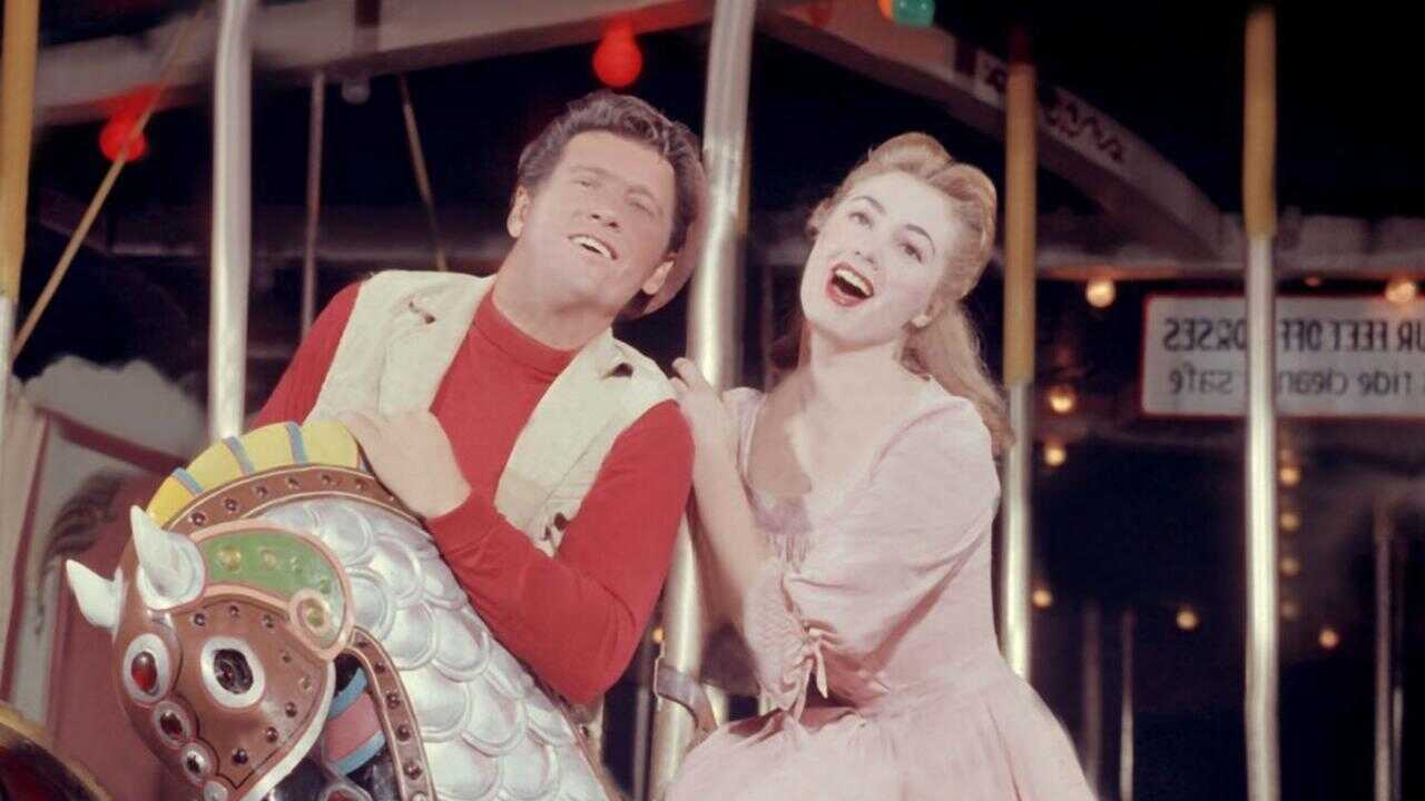 Carousel 0