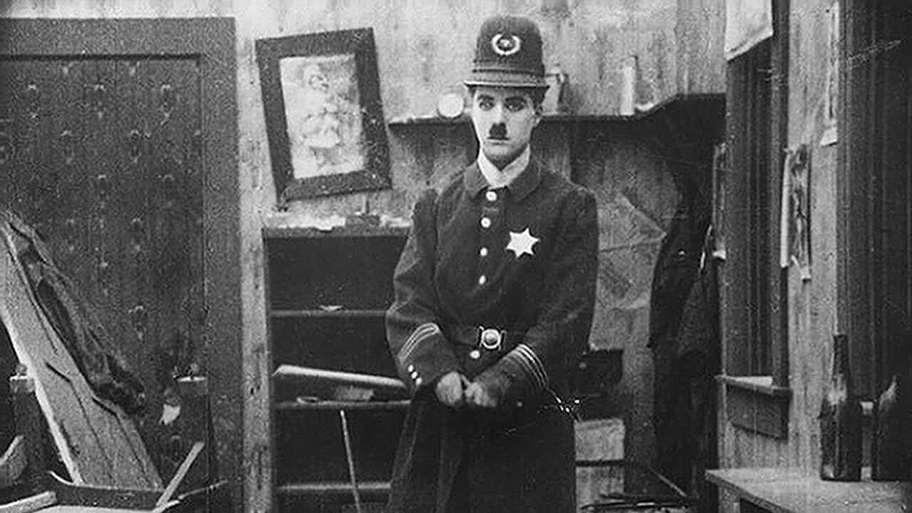 Easy Street (1917) 0