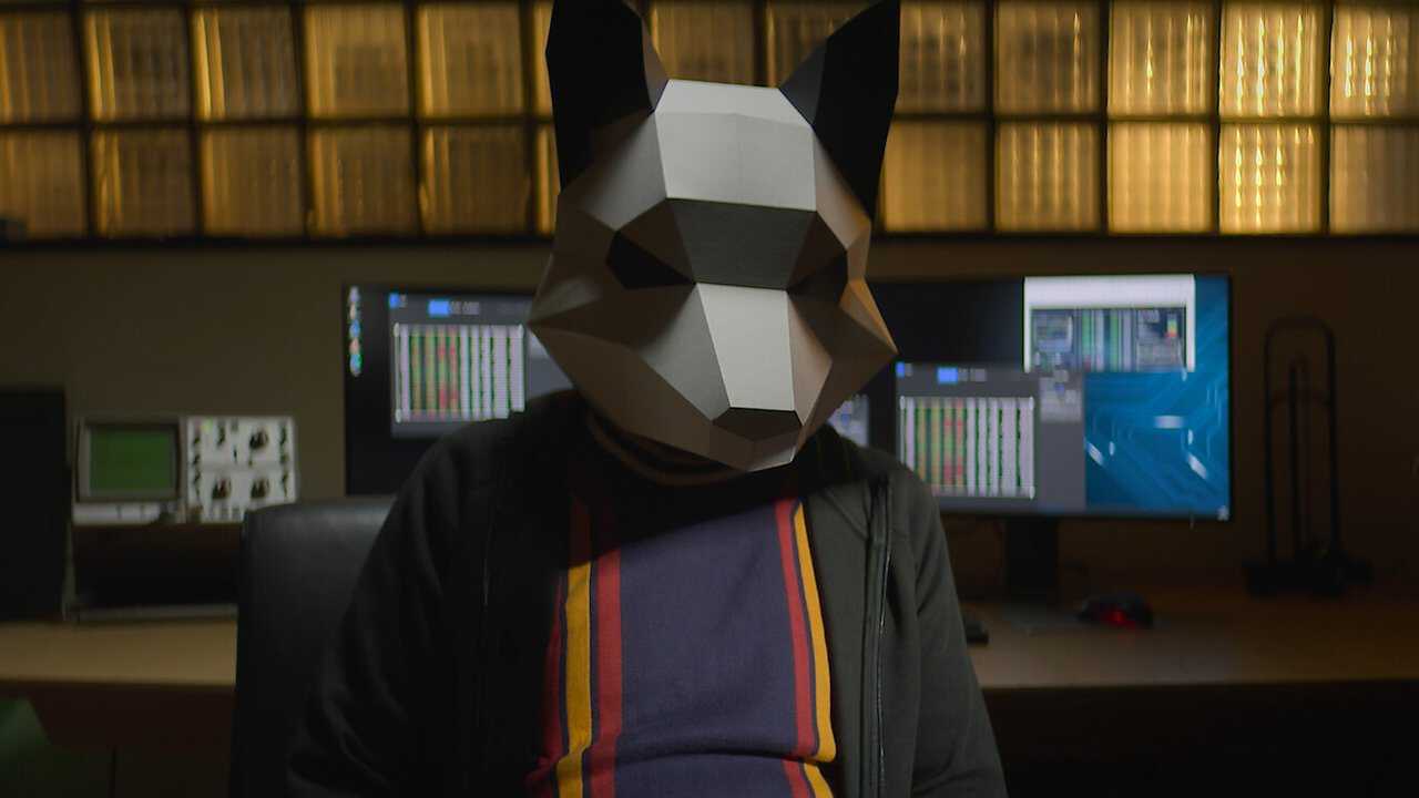 Trust No One: The Hunt for the Crypto King 0