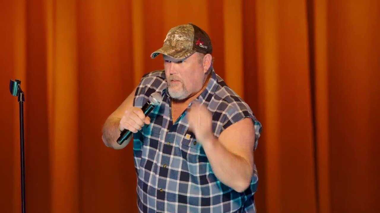 EN - Larry The Cable Guy: Remain Seated - 2020 0