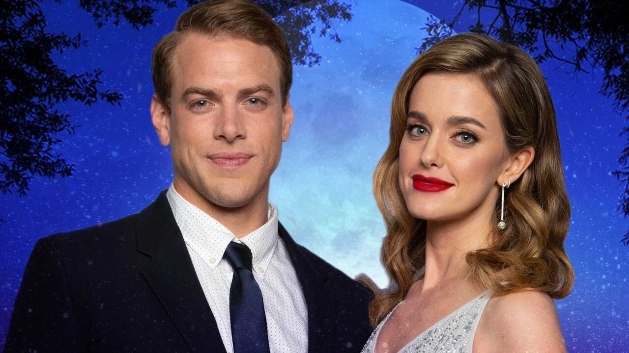 Le bal de la lune bleue (2021) 0