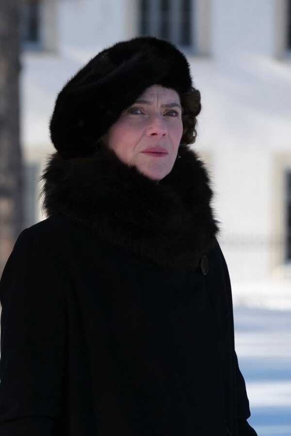 Une femme respectable (2023) 0