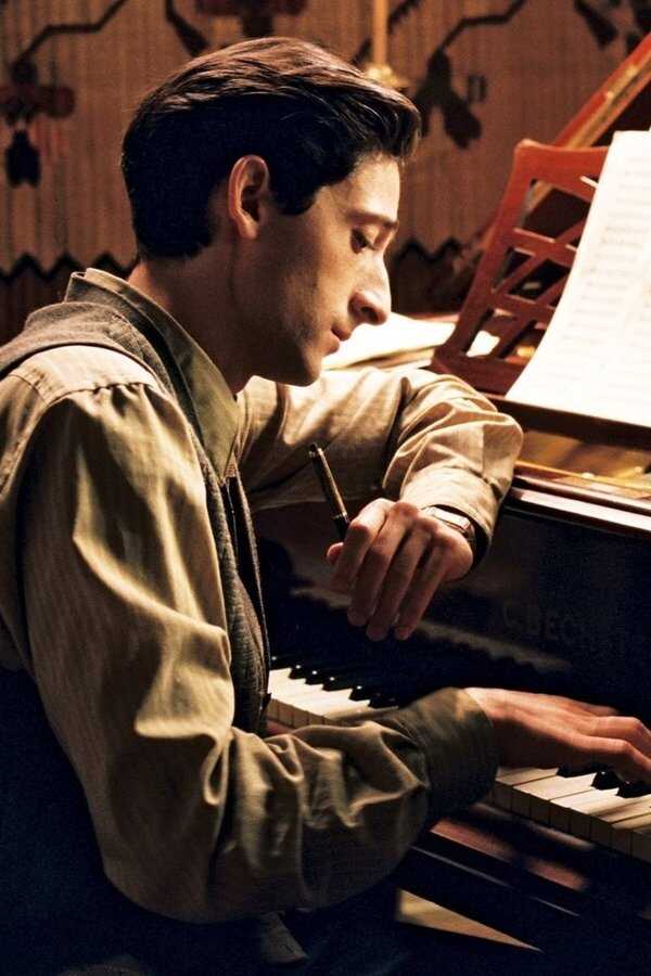 The Pianist (2002) 0