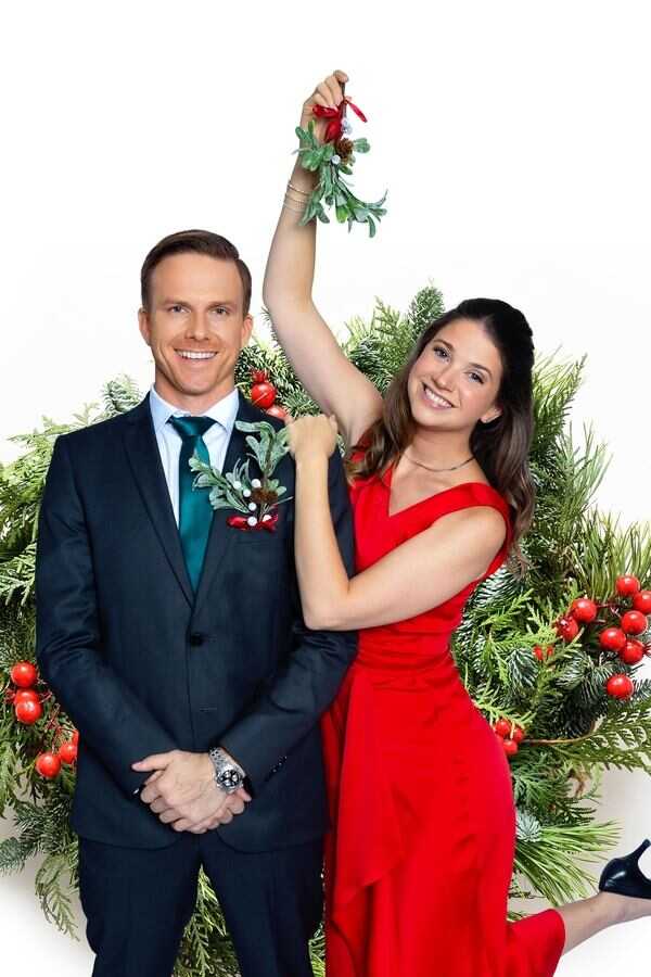 Meet Me Under the Mistletoe (2023) 0