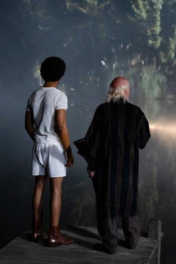 X (2022) 0