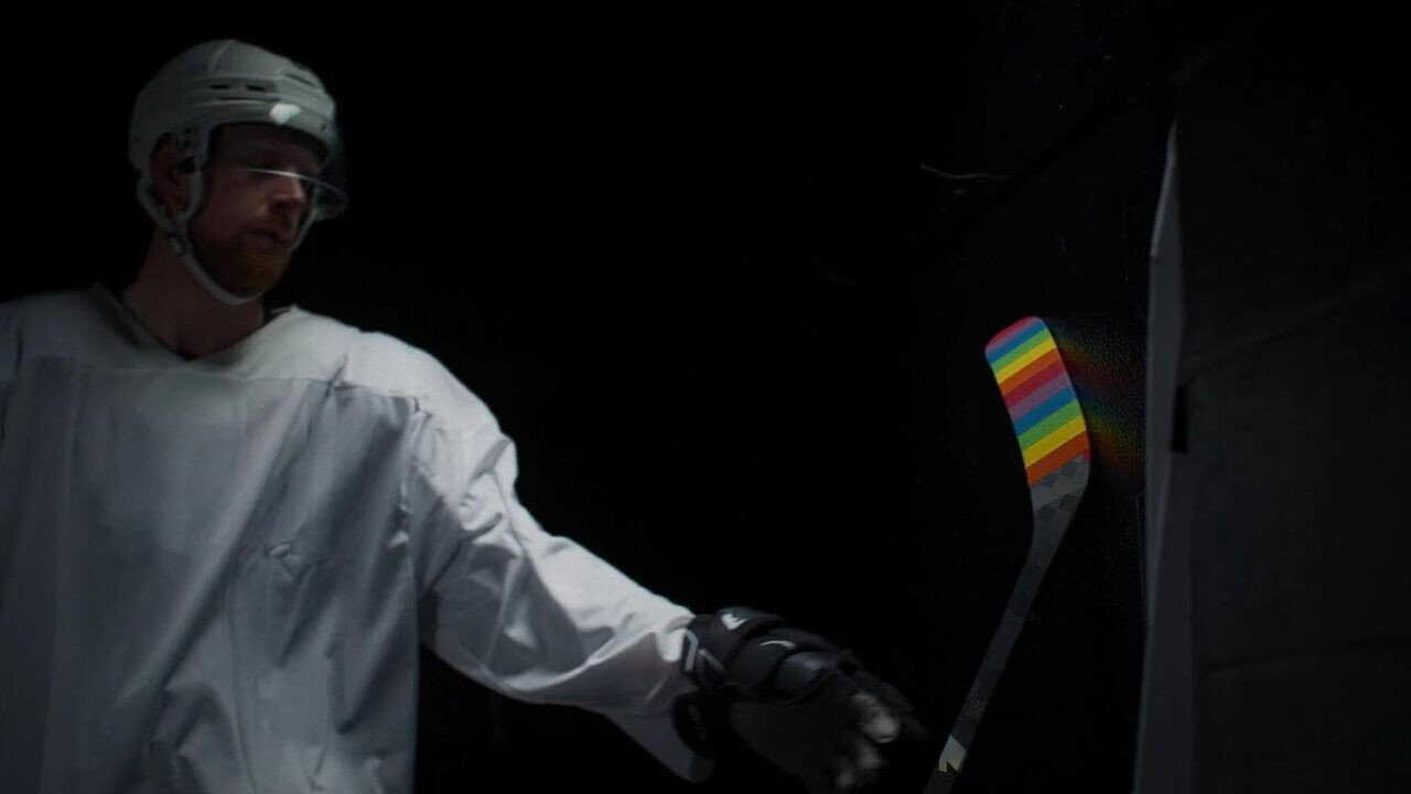 EN| The Hockey Player - 2026 0
